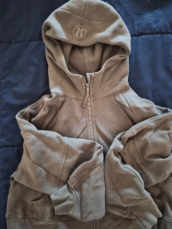 lululemon athletica Sweaters - LIKE NEW - LULULEMON CROPPED ZIP SCRUBA
